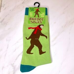 NWT Bigfoot Sasquatch Socks Men’s Dress Socks Archie McPhee